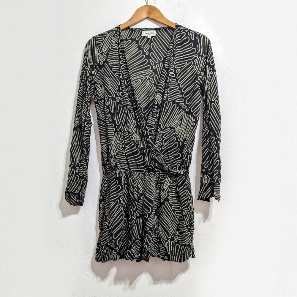 Florencia Arias Hawaii romper black green long sleeve pattern size S